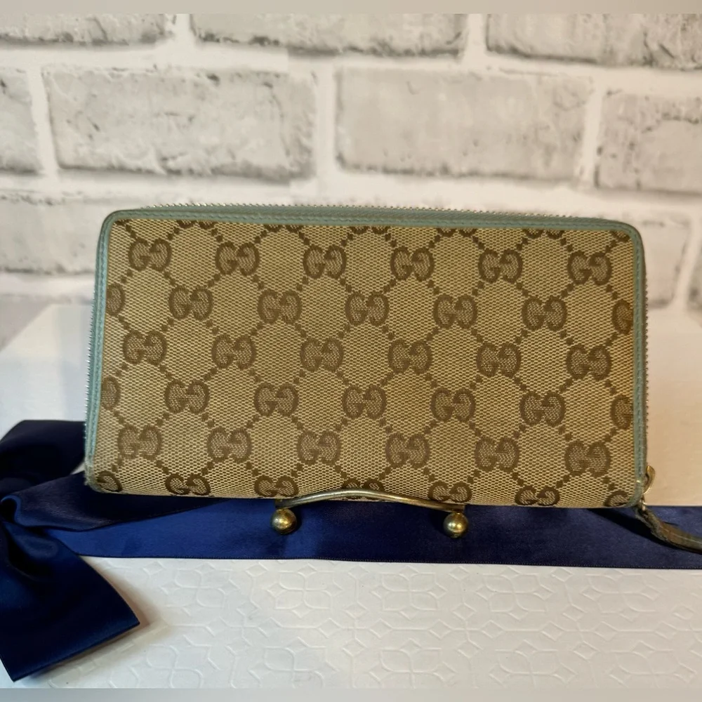 Gucci GG Canvas Zip Around Wallet Blue Leather Trim Bow Continental - Picture 4 of 9